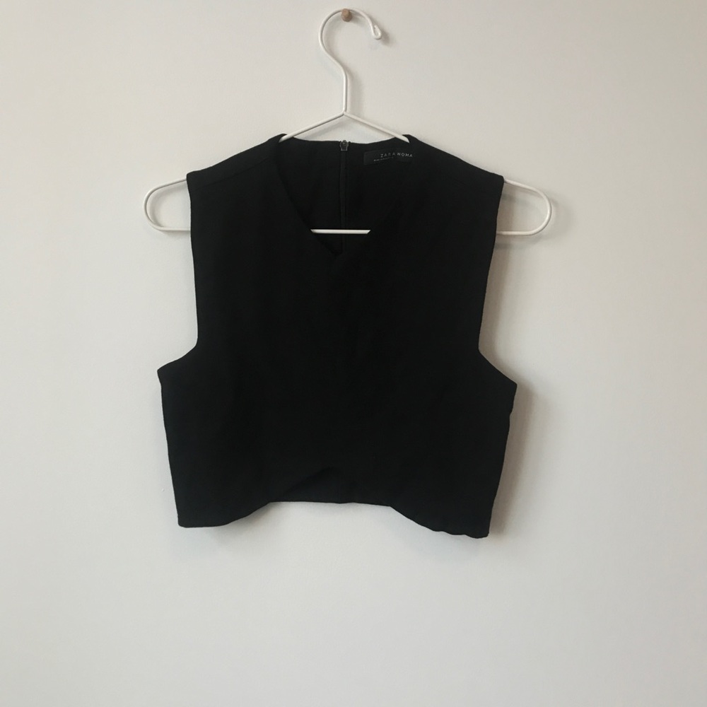 Cut Out Zara Crop Top - Black
